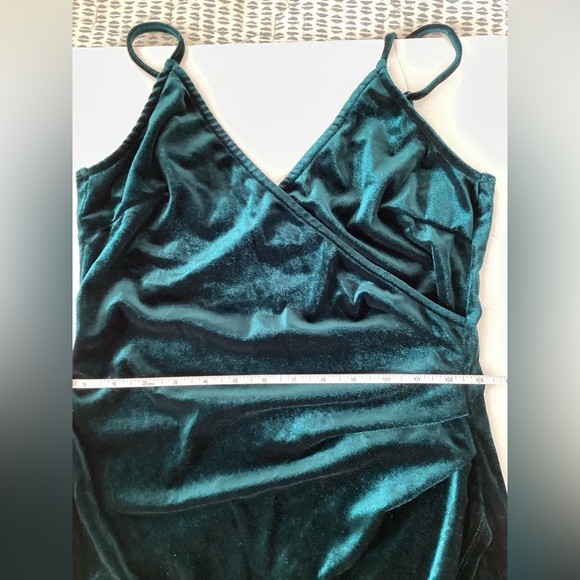 Velour green cocktail dress size M - Picture 5 of 9